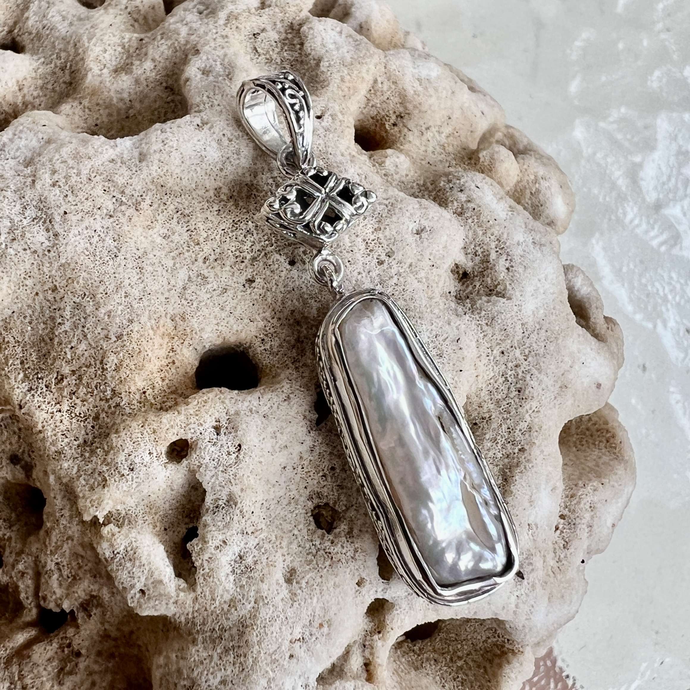 (HANDMADE 925 BALI SILVER FILIGREE PENDANT WITH BLISTER PEARL)